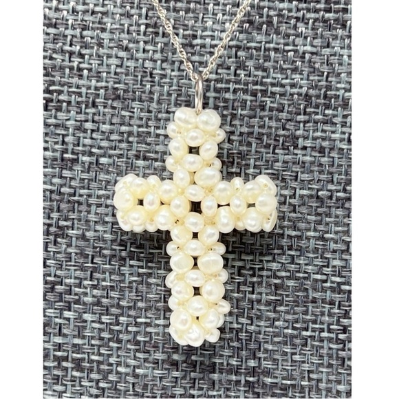 White Pearl Cluster Cross 4mm Cultured Freshwater Pearls & Sterling Silver Chain - Picture 2 of 8
